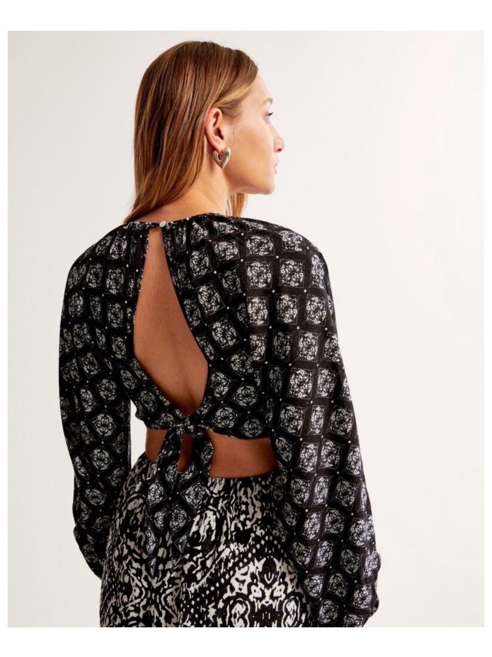 Abercrombie and Fitch Black and White Cutout Maxi Dress with Ring Detail Large - Picture 3 of 8